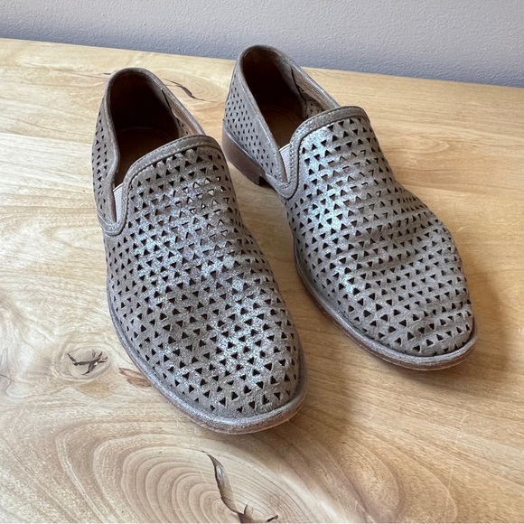 TRASK ALI PERFORATED SLIP ON LOAFERS SHOES WOMENS 8M PEWTER LEATHER UPPER… - Picture 3 of 10